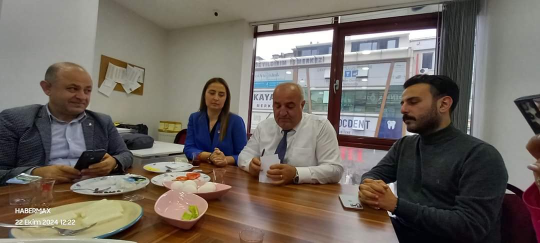 CHP Çekmeköy İlçe Başkanı Haydar Arslan, Dünya Gazeteciler Günü’nde Yerel Gazetecilerle Buluştu