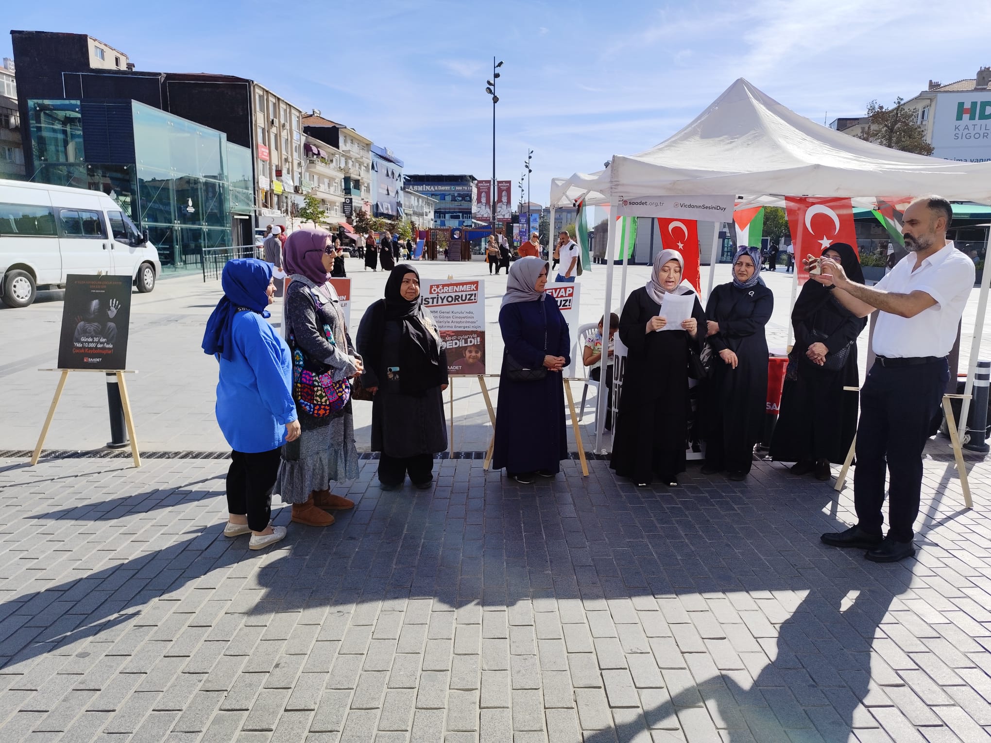 Ümraniye Saadet Partisi Kadın Kolları, 11 Ekim Dünya Kız Çocukları Günü’nde Basın Açıklaması Yaptı