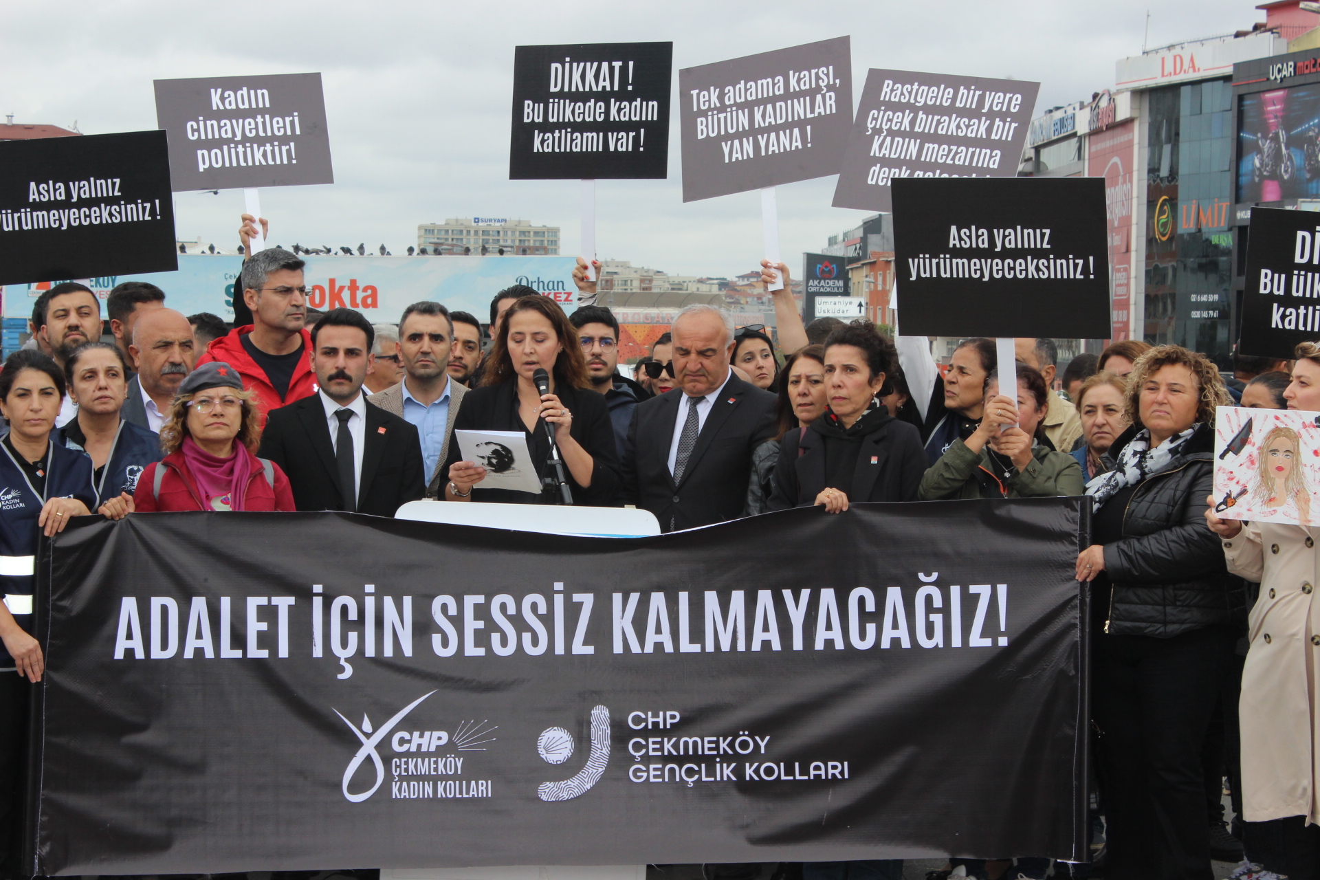 “Çekmeköy’de Şiddete Karşı Feryat: CHP Kadın ve Gençlik Kolları Bir Arada!”