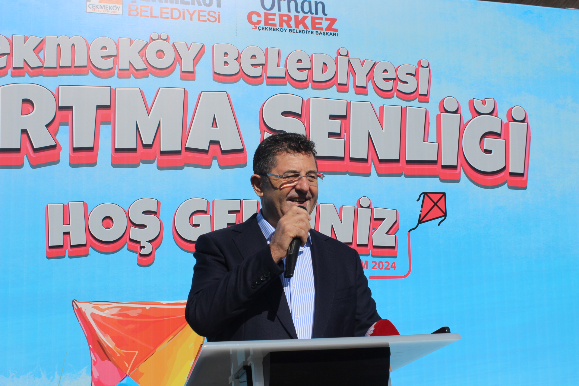 Çekmeköy’de Uçurtma Şenliği Coşkusu: Aileler Bir Araya Geldi