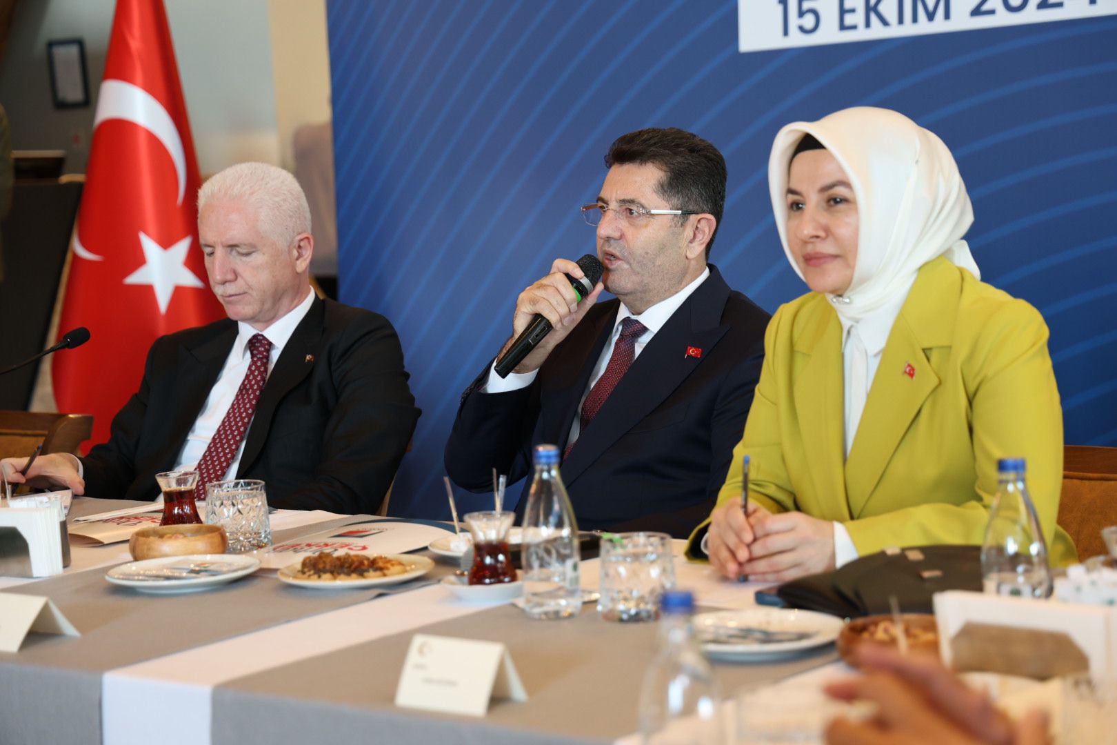 Çekmeköy’de Muhtarlar Toplantısı: İlçe Sorunları Masaya Yatırıldı