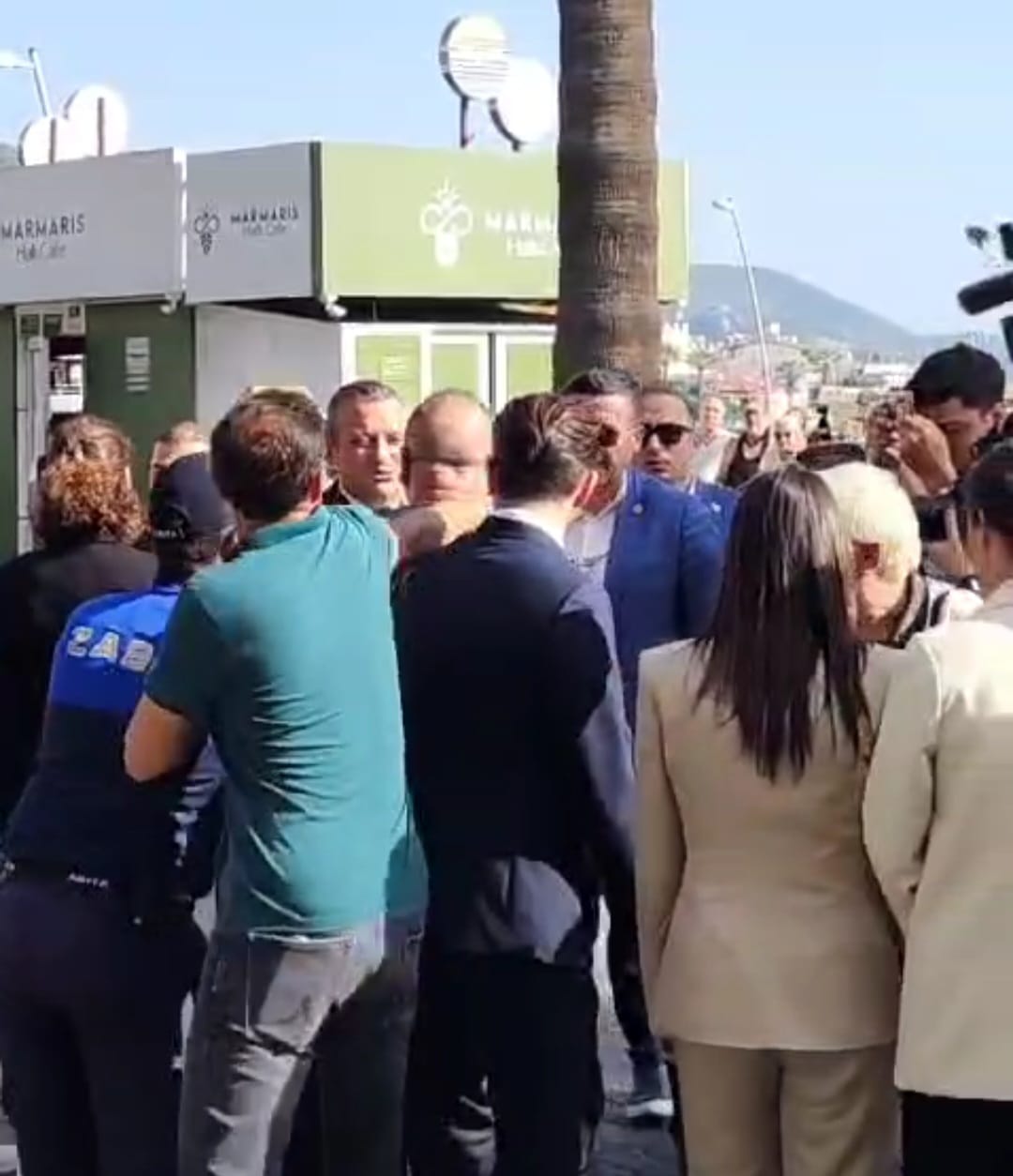 Marmaris’te Siyasi Etkinlikte Saldırı Girişimi