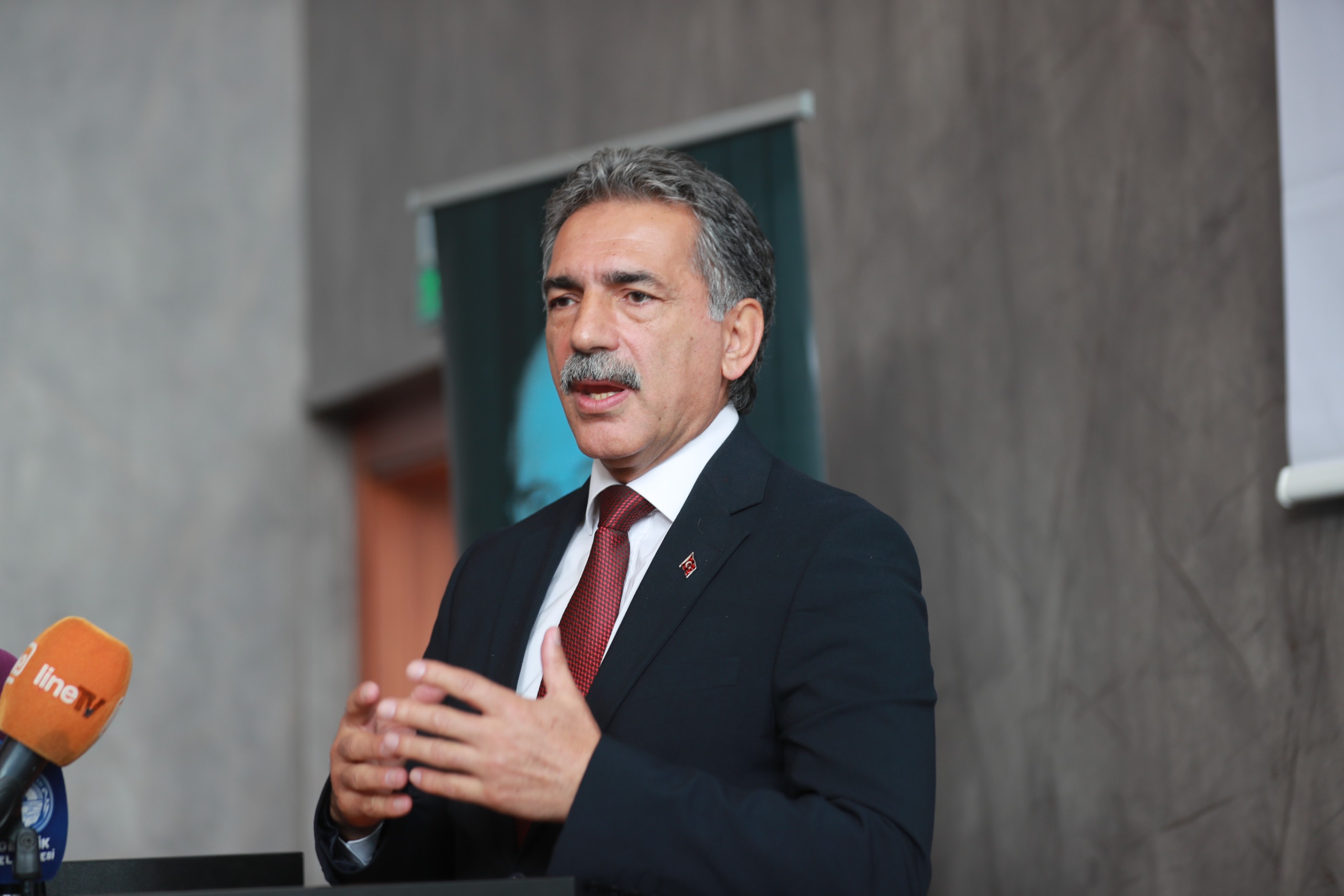 Gemlik Belediyesi ve BORUSAN işbirliğiyle, Uludağ Üniversitesi Gemlik Asım Kocabıyık Yerleşkesi’ne inşa edilen Öğrenci Merkezi, düzenlenen tören ile hizmete açıldı.