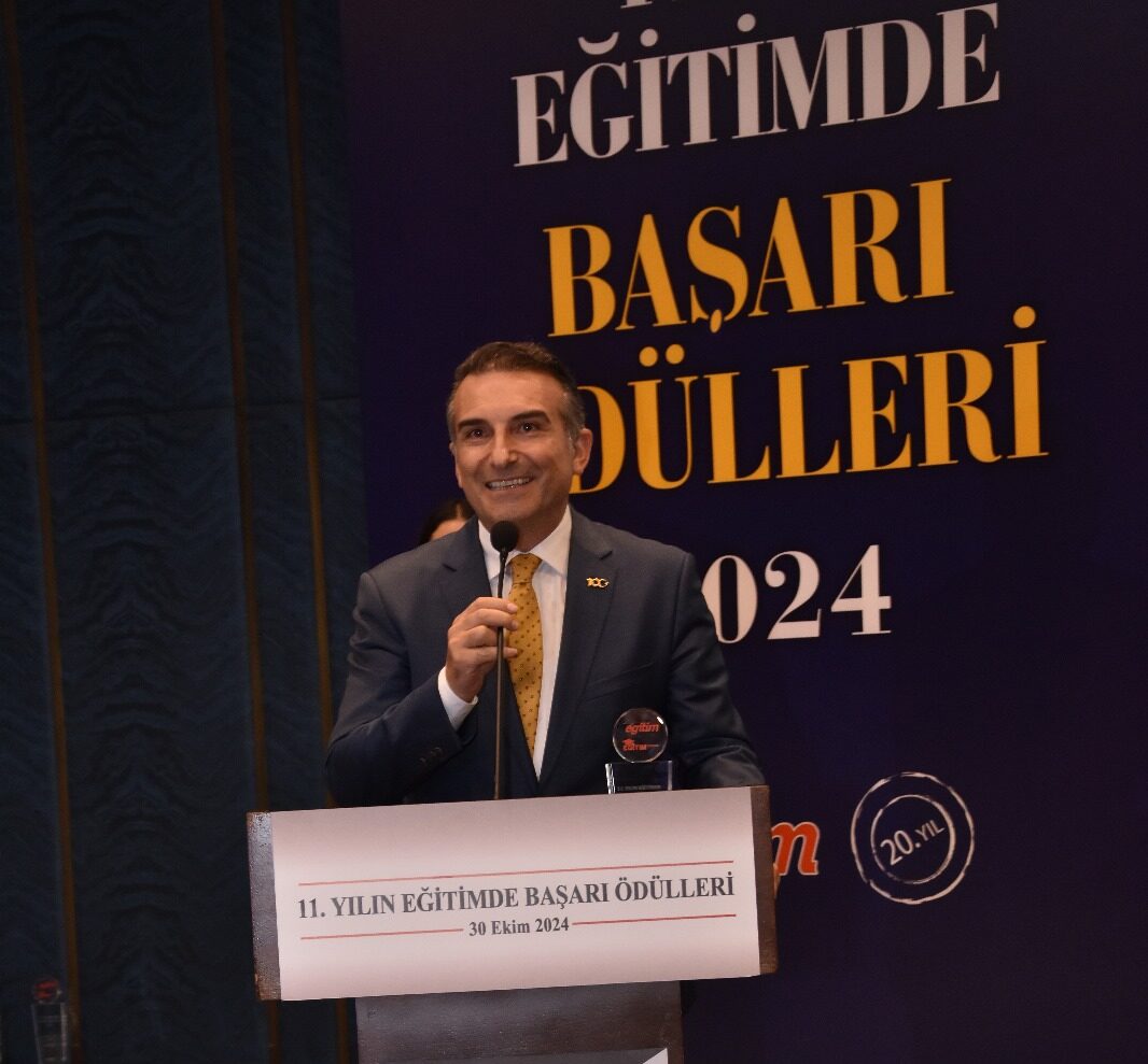 YILIN EĞİTİMDE BAŞARI ÖDÜLLERİ SAHİPLERİNİ BULDU: “YILIN FARK YARATAN EĞİTİM KURUMU” PALET OKULLARI OLDU