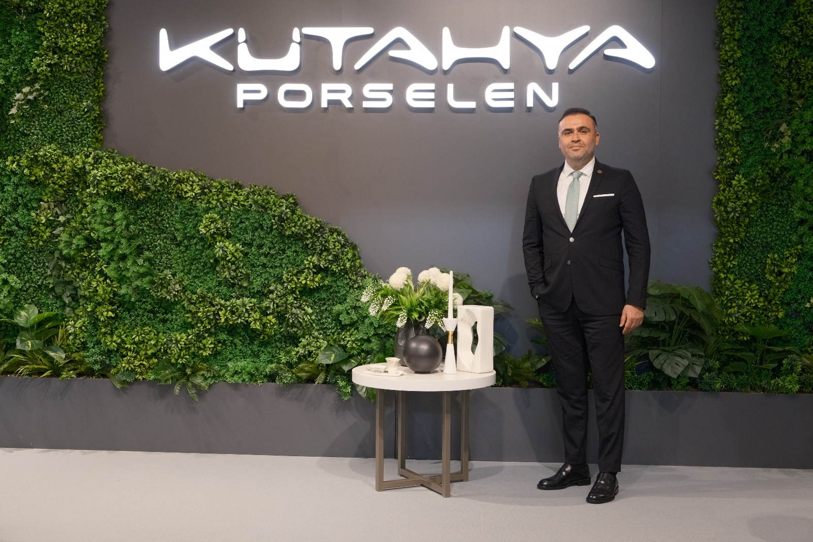 KÜTAHYA PORSELEN, EQUIPHOTEL PARİS 2024’TE GELECEĞİN SOFRALARINI ŞEKİLLENDİREN TASARIMLARIYLA DİKKAT ÇEKTİ