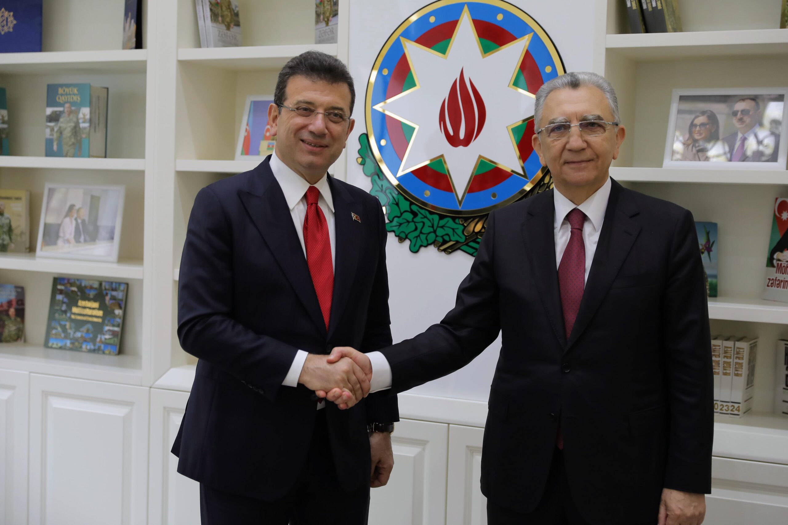 İmamoğlu, Bakü Valisi tarafından Ağırlanarak İletişim ve İş Birliğini Büyütmeye Hazır Olduklarını Açıkladı