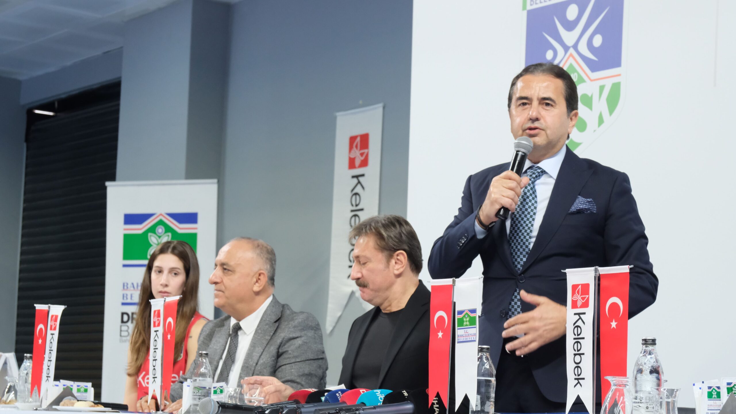 Kelebek Mobilya, Bahçelievler Belediye Spor Kulübü Kadın Voleybol Takımı’na Destek Oluyor