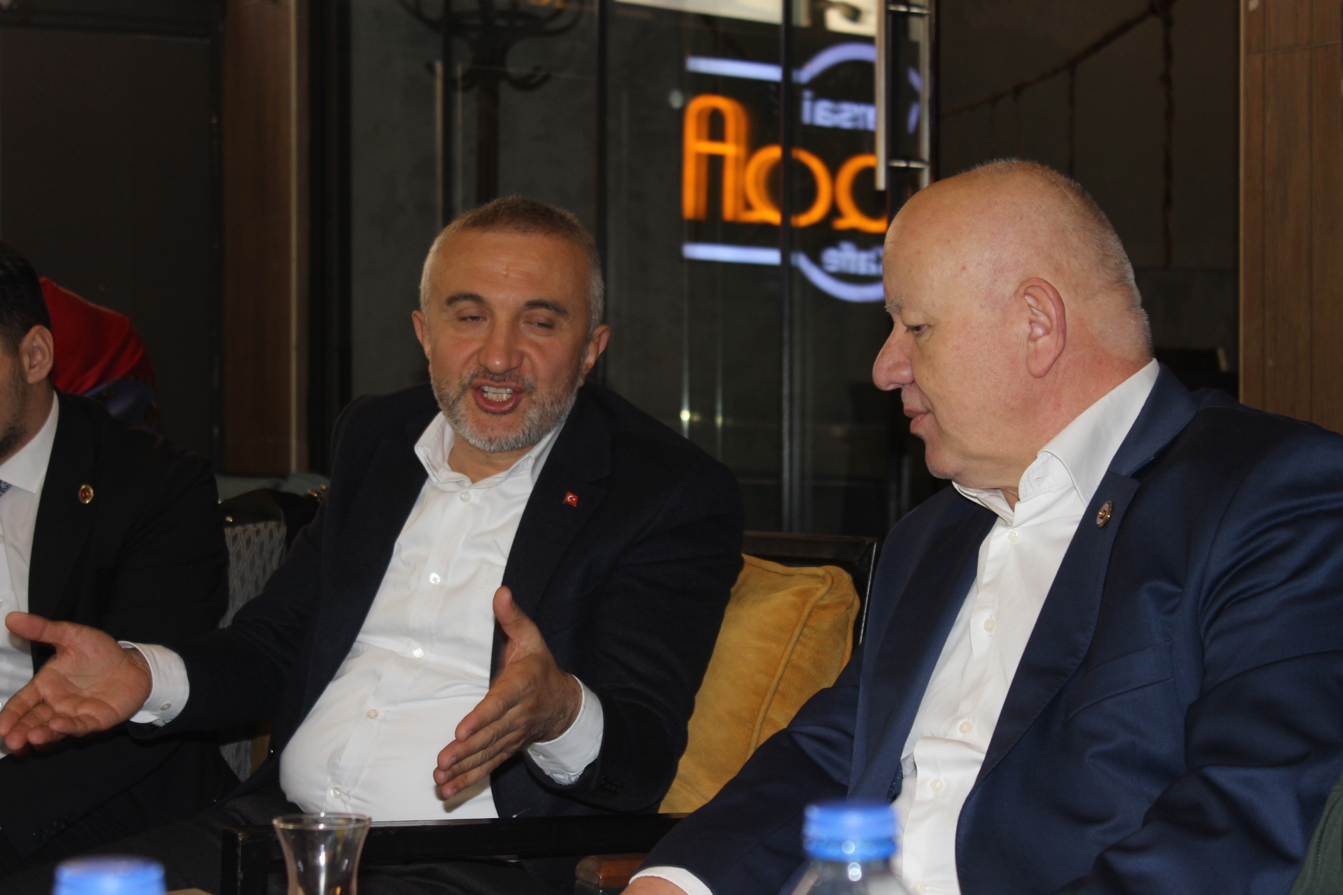 Çekmeköy Ak Parti İlçe Başkanı Av. Akın İlhan, Belediye Yönetimini Sert Bir Dille Eleştirdi