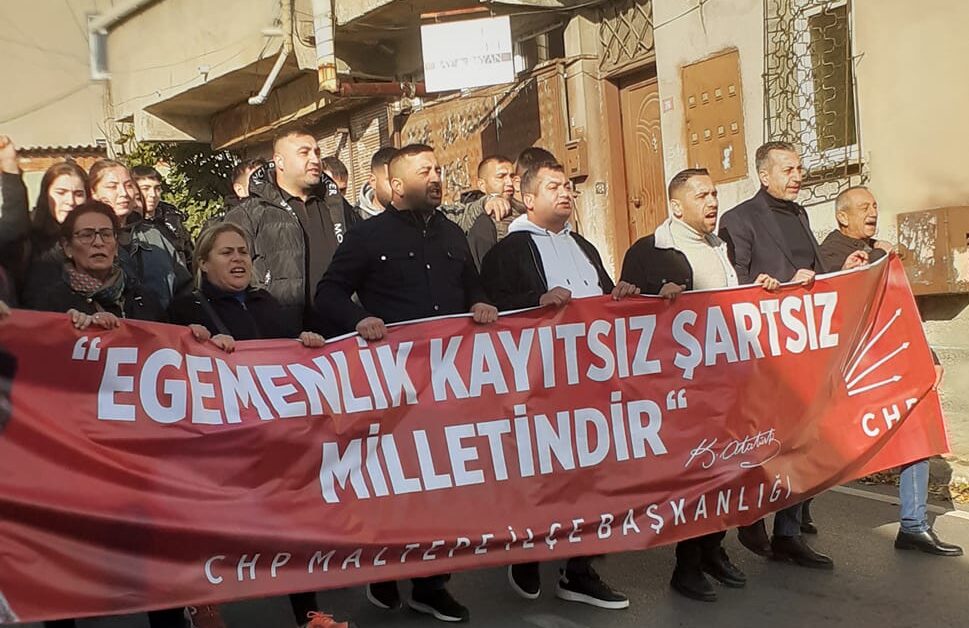 CHP Maltepe İlçe Örgütü’nden Protesto: Barikatlar Aşıldı