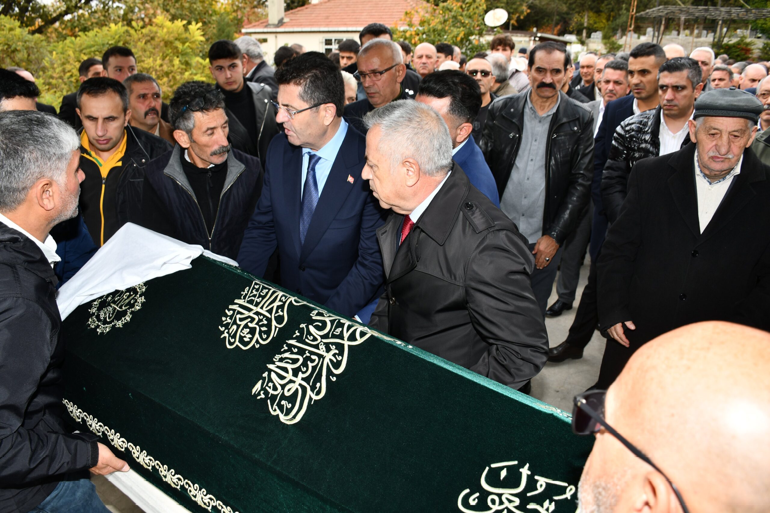 Çekmeköy Belediye Başkanı Orhan Çerkez’in Ailesinden Acı Kayıp: Kaymakam Resul Çelik Taziyeye Katıldı