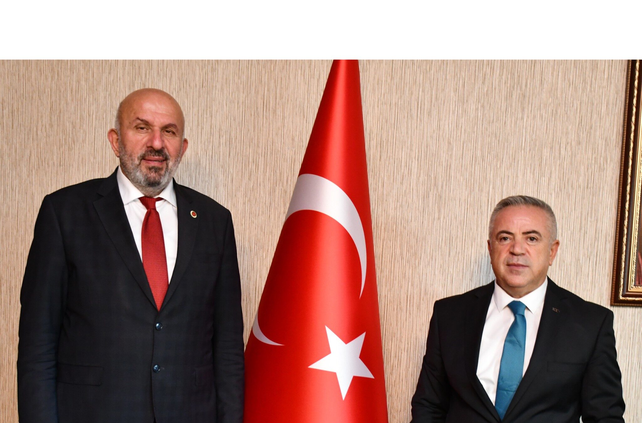 Ümraniye Necip Fazıl Mahallesi Muhtarı Kadir Delibalta, Çekmeköy Kaymakamı Resul Çelik’i Ziyaret Etti