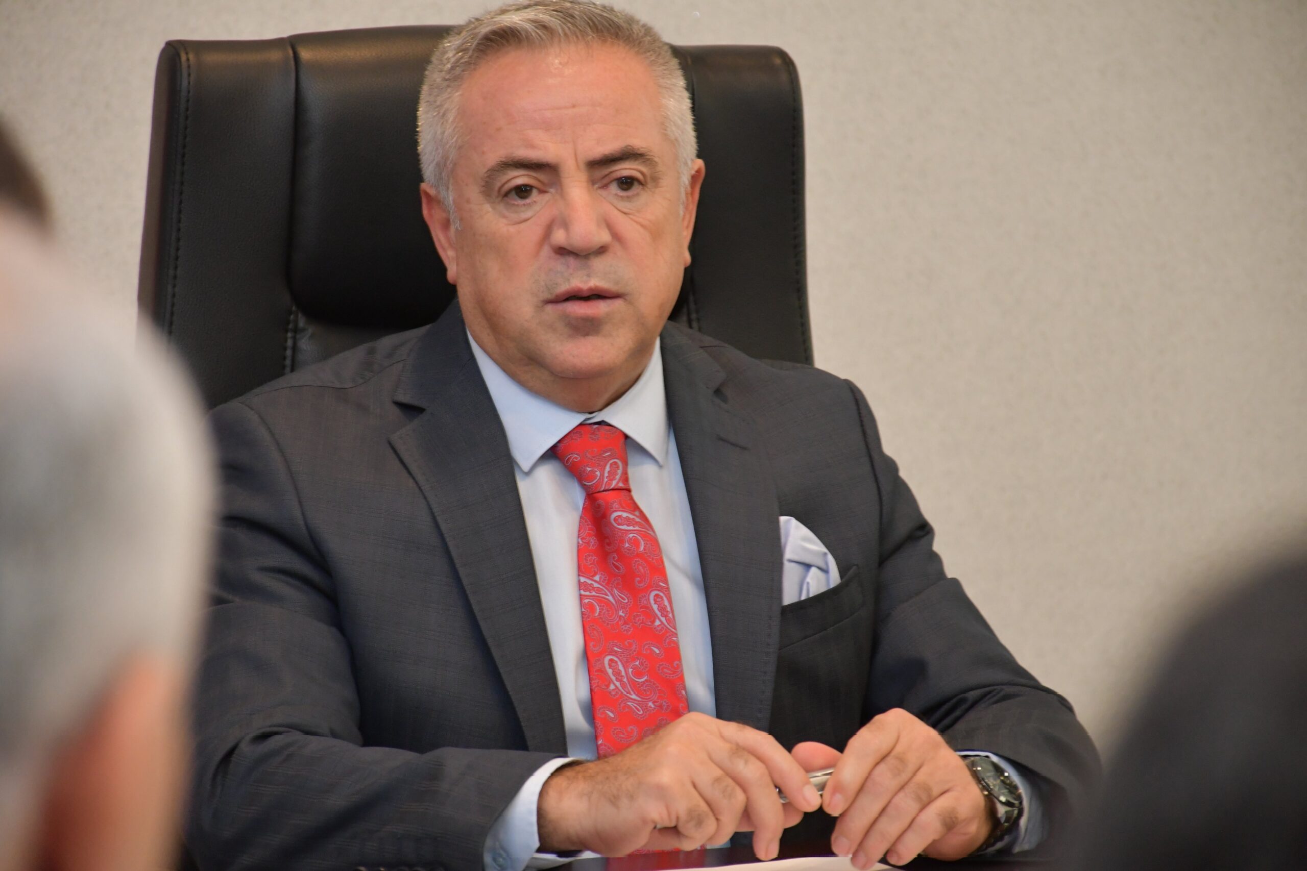 Çekmeköy Kaymakamı Resul Çelik İstişarelere Devam Ediyor: “Çekmeköy’e Özveri ve Fedakarlıkla Hizmet Etmekte Kararlıyız!”