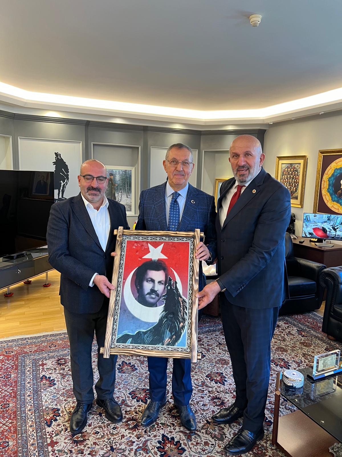 Muhtarlar Konfederasyonu Başkanı Kadir Delibalta, Erdem Holding Yönetim Kurulu Başkanı Zeynel Abidin Erdem’i Ziyaret Etti: “Gönül Köprüleri Kurmaya Devam Edeceğiz”