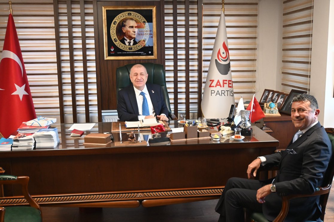 Anahtar Partisi Dağıldı, Kurucusu Nusret Cömert Zafer Partisi’ne Geçti