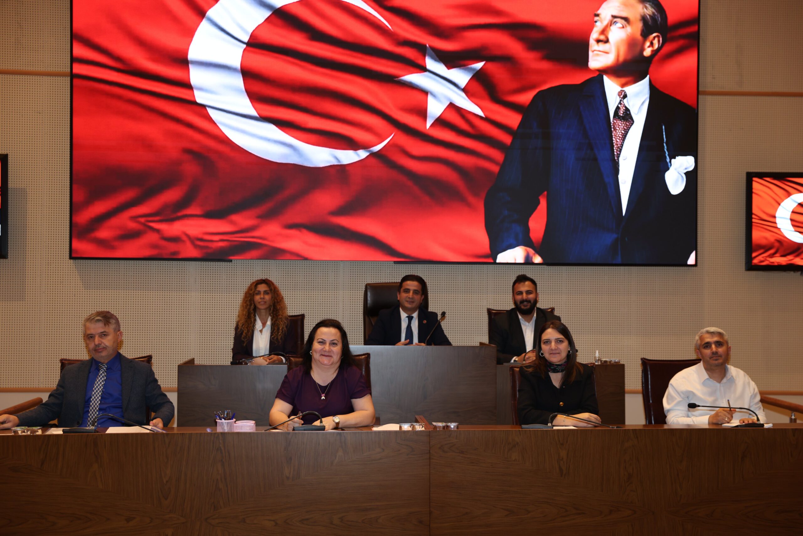 Çekmeköy Belediye Meclisi’nde Gerilim Yükseldi: Kerem Kitay’a Yönelik Tartışmalar