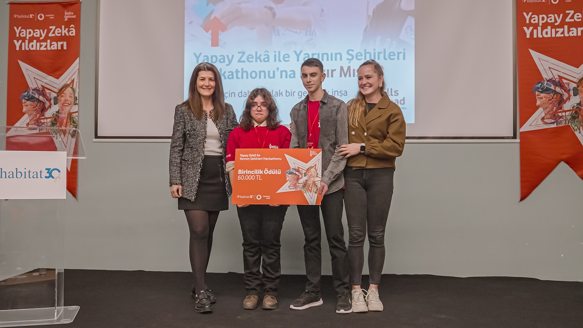 VODAFONE VAKFI’NIN GLOBAL HACKATHONU’NDA ÇOCUK VE GENÇLER YARININ ŞEHİRLERİ İÇİN FİKİR ÜRETTİ