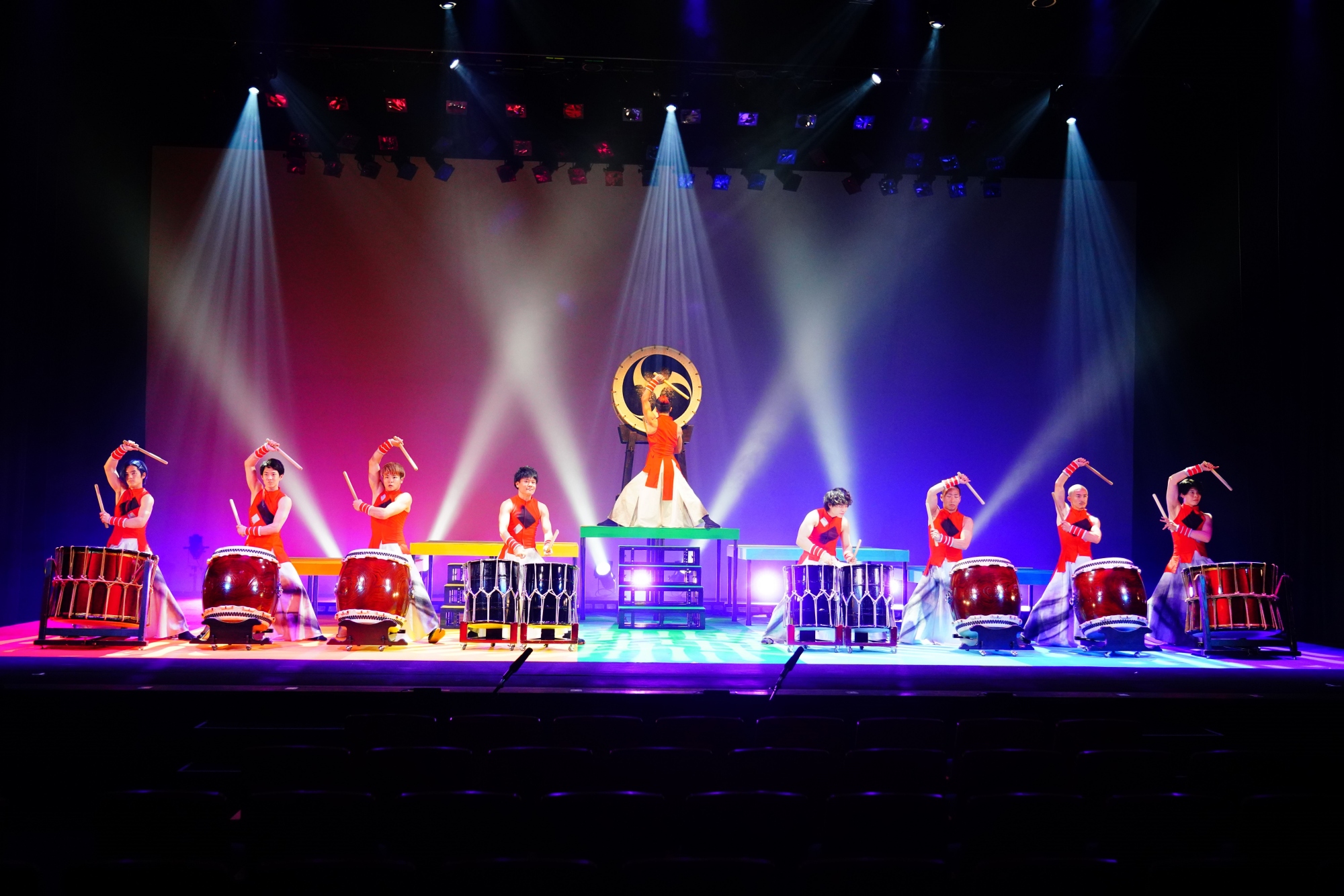 İstanbul Büyükşehir Belediyesi Şehir Tiyatroları, 110. yıl etkinlikleri kapsamında tiyatro sezonunun yeni ayında 33 oyunla seyirci karşısına çıkıyor.