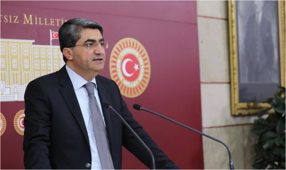DEVA Partisi Milletvekili Ekmen'den Anneler Günü Açıklaması: Askeri Öğrenci Anneleri Adalet Bekliyor, Çocuk Yoksulluğu Derinleşiyor