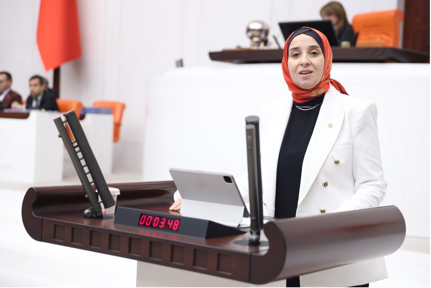 Elif Esen: "Okul Güvenliği Sahada Sağlanmalı, Ailelerin Omuzlarına Yüklenmemeli!"