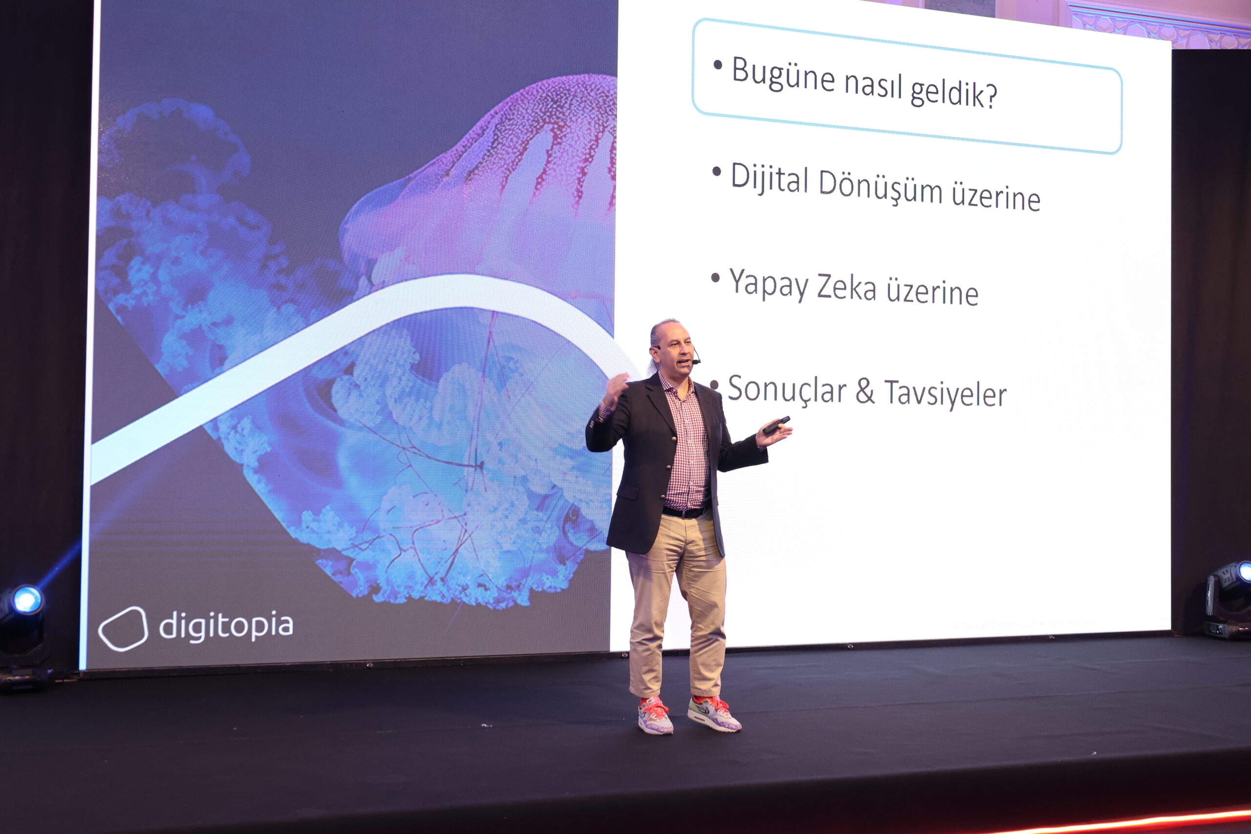 Teknolojinin kalbi, SANShine’ın düzenlediği “Dijital Dönüşüm ve Yapay Zeka Zirvesi”nde attı!