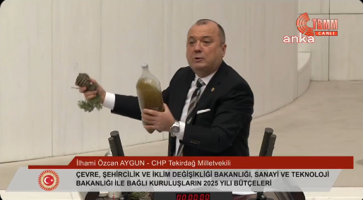 İzmir Körfezi ve Ergene Nehri Meclis’te Bir Araya Geldi: Su Kirliliği Protestosu
