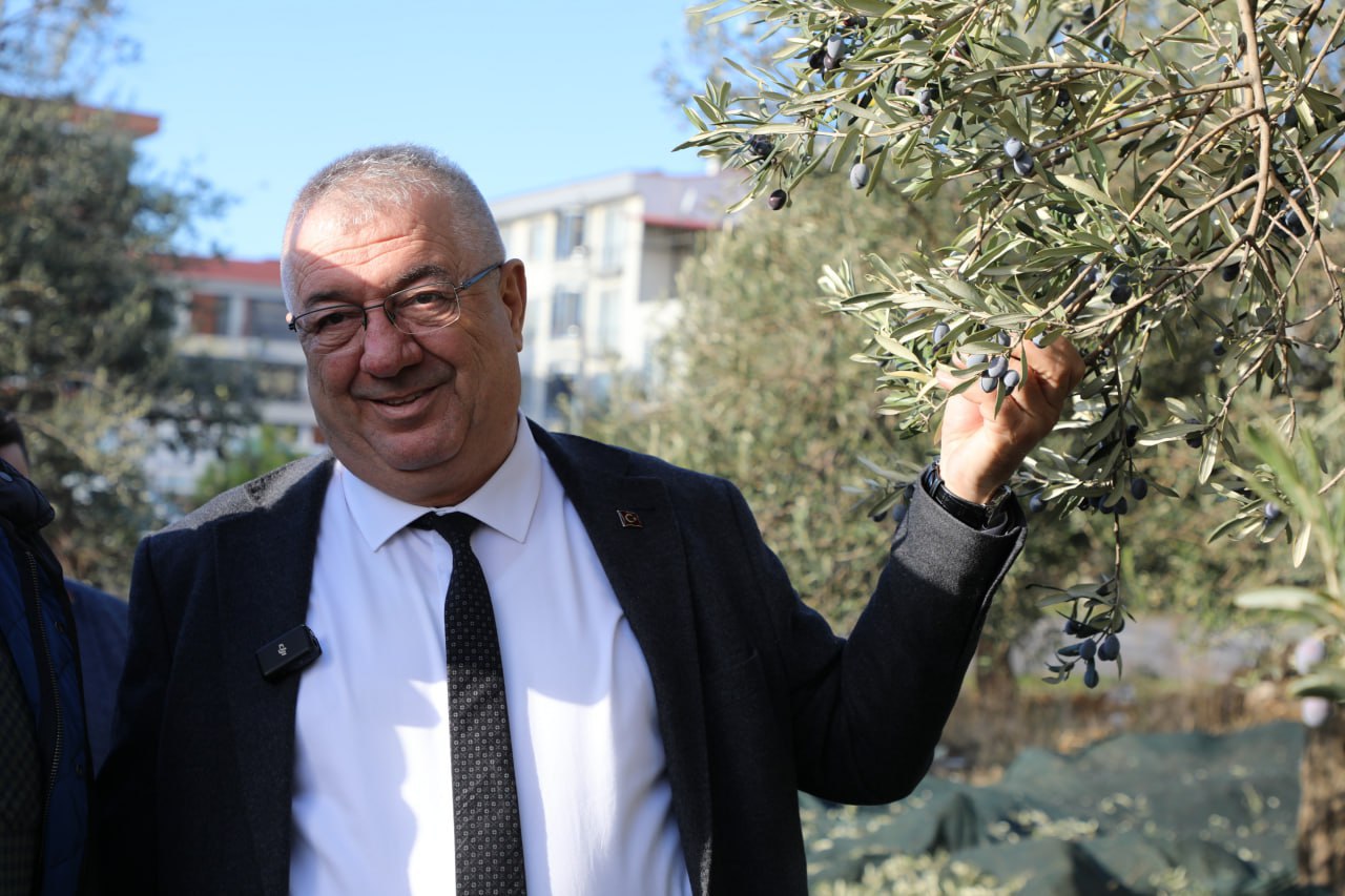Edremit Belediye Başkanı Mehmet Ertaş: “Tek bir zeytin tanesi heba olmuyor”