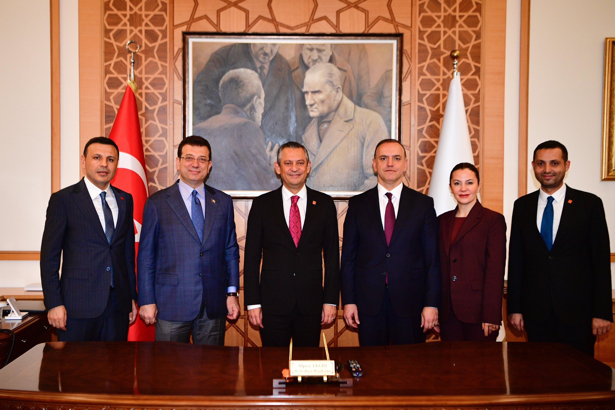 Sancaktepe Belediye Başkanı Alper Yeğin, İlçede Gerçekleştirilen Açılışların Ardından Misafirlerini Belediye Binasında Ağırladı