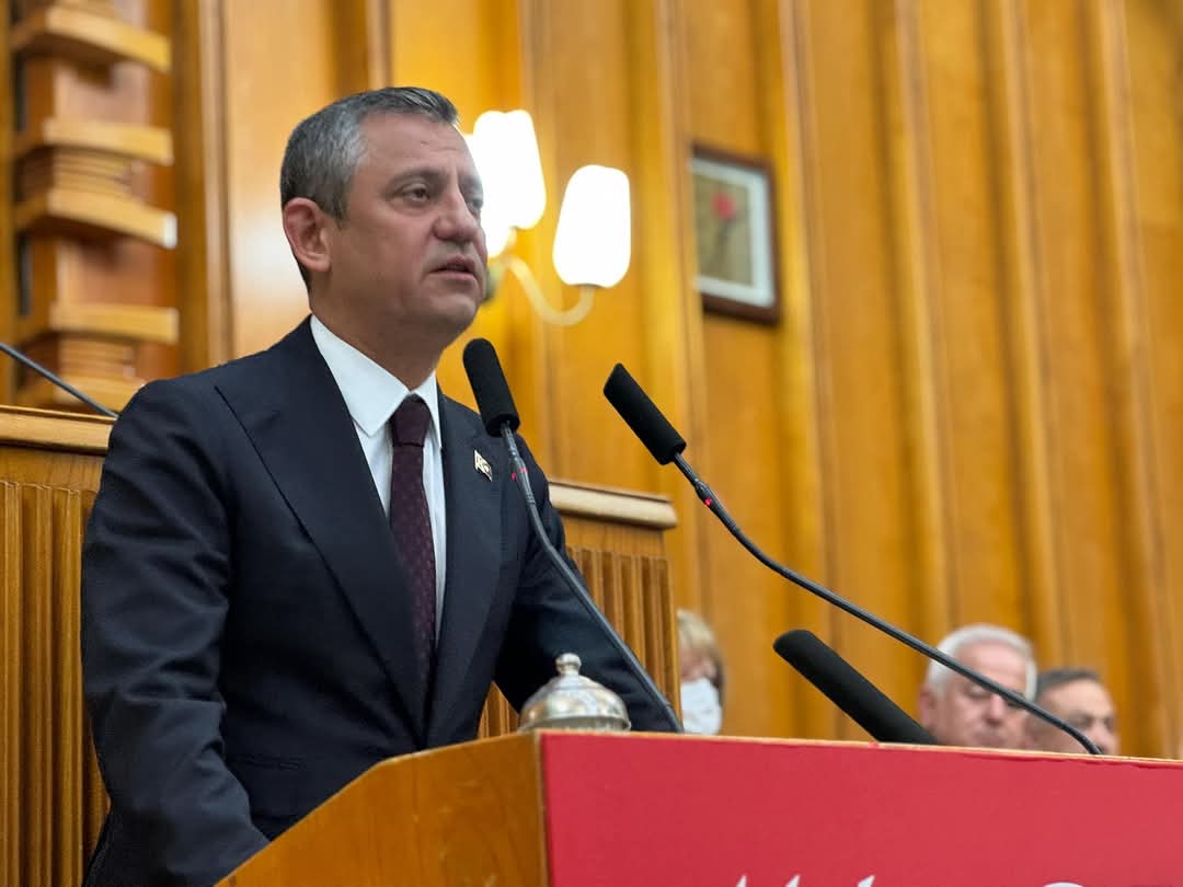 Özgür Özel’den Sert Eleştiriler: “Halkı Kin ve Düşmanlığa Sevk Ediyorlar, Kamu Malını Çalıyorlar”