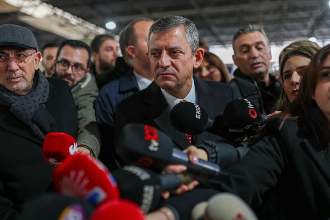 Özgür Özel Sıhhiye Pazarı’nda Halkın Çığlığını Dinledi: “Bu Sessiz Çığlığı Büyüteceğiz!”