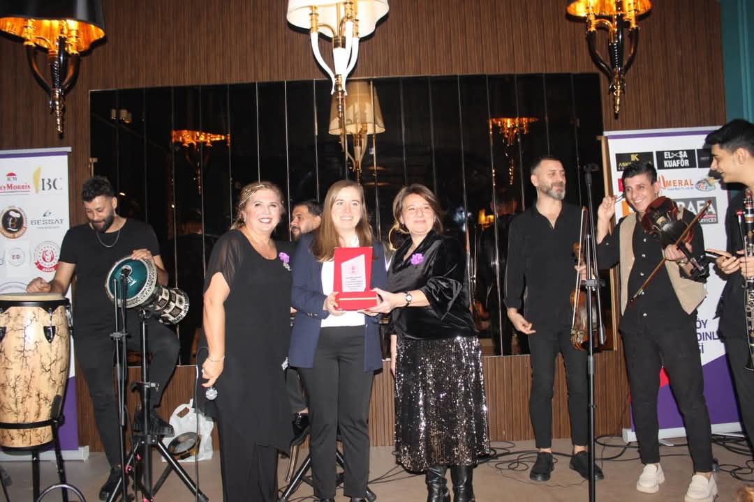 Çekmeköy Girişimci Kadınlar Derneği’nden Yıl Sonu Buluşması: Kadınlara Onur Belgeleri ve Plaketler Takdim Edildi  