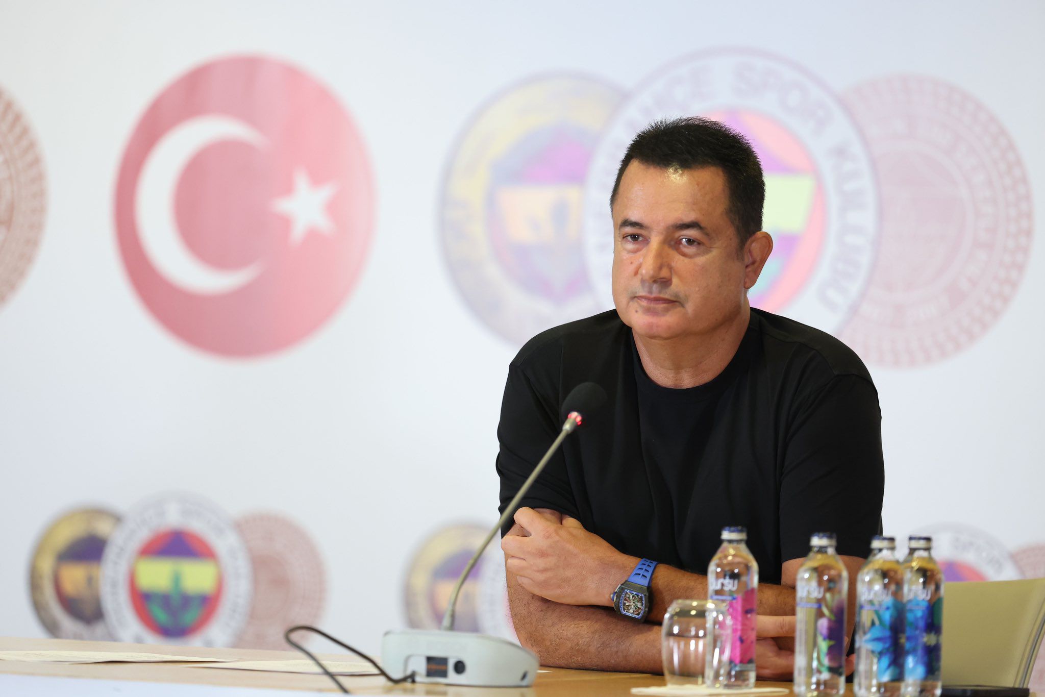 Acun Ilıcalı’dan Sert Eleştiriler: “Galatasaraylılar Türkiye’de Başka Takım Yok Mu Zannediyor?”