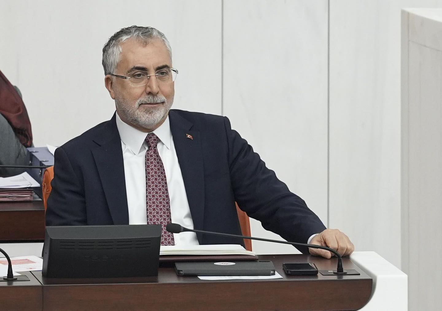 Çalışma Bakanı Vedat Işıkhan Duyurdu: 2025’te Emekli Olacakların Maaşları Yüzde 30 Daha Az Olacak