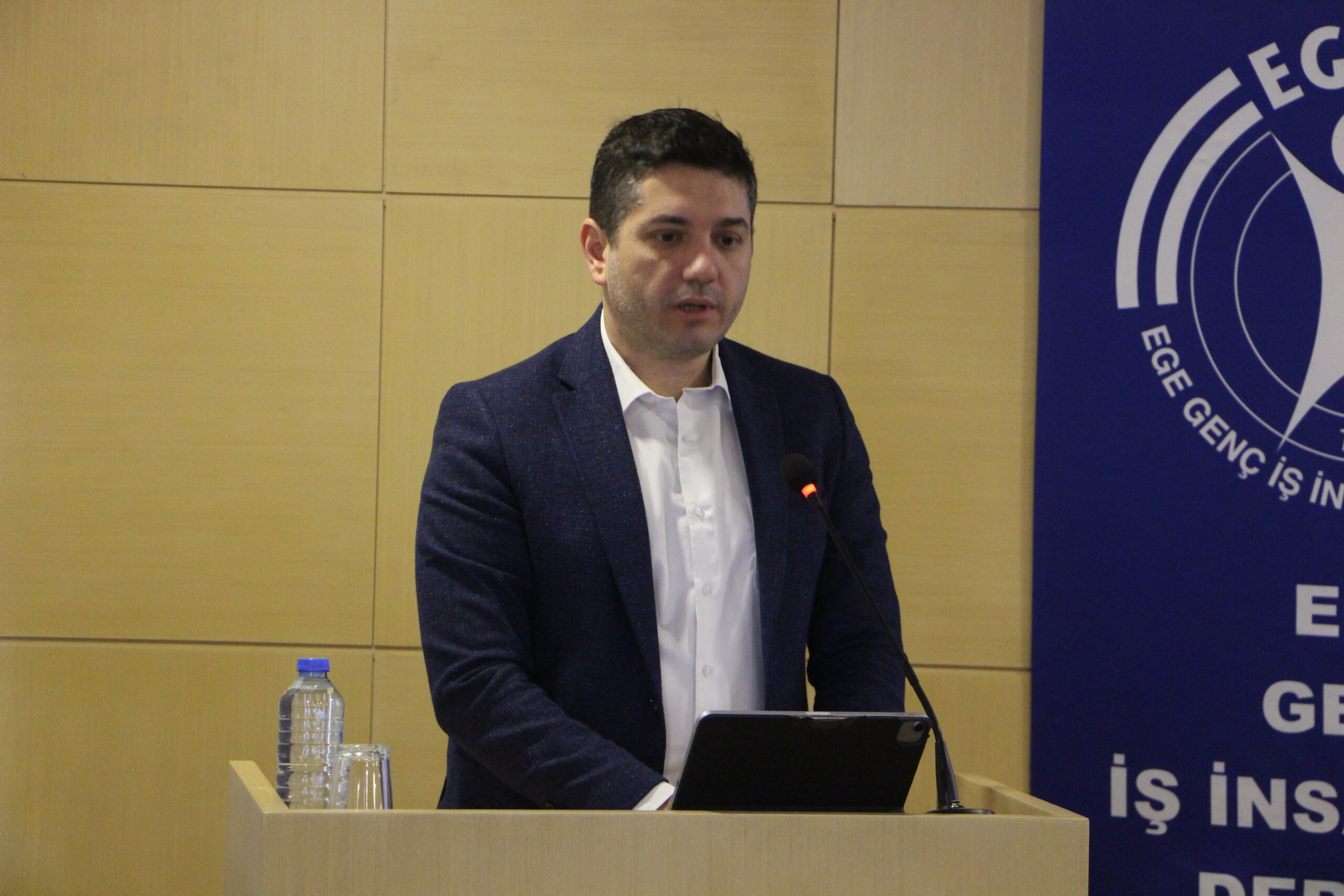 Ege Bölgesi İş Dünyası “İK Kavramının Dönüşümü” Çalıştayında Buluştu: İnsan Kaynakları’ndan İnsan ve Kültür’e Geçiş Tartışıldı