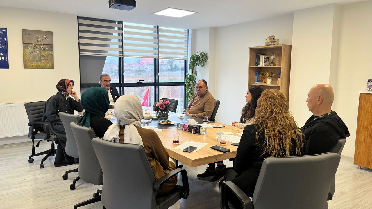 Ümraniye Yeşilay Şubesi’nde Bağımlılıkla Mücadele Ele Alındı