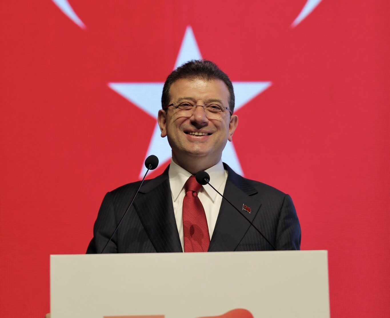 Ekrem İmamoğlu: “Güçlü Ekonomi ve Demokrasiyle Bölgeye Barış Getirebiliriz”