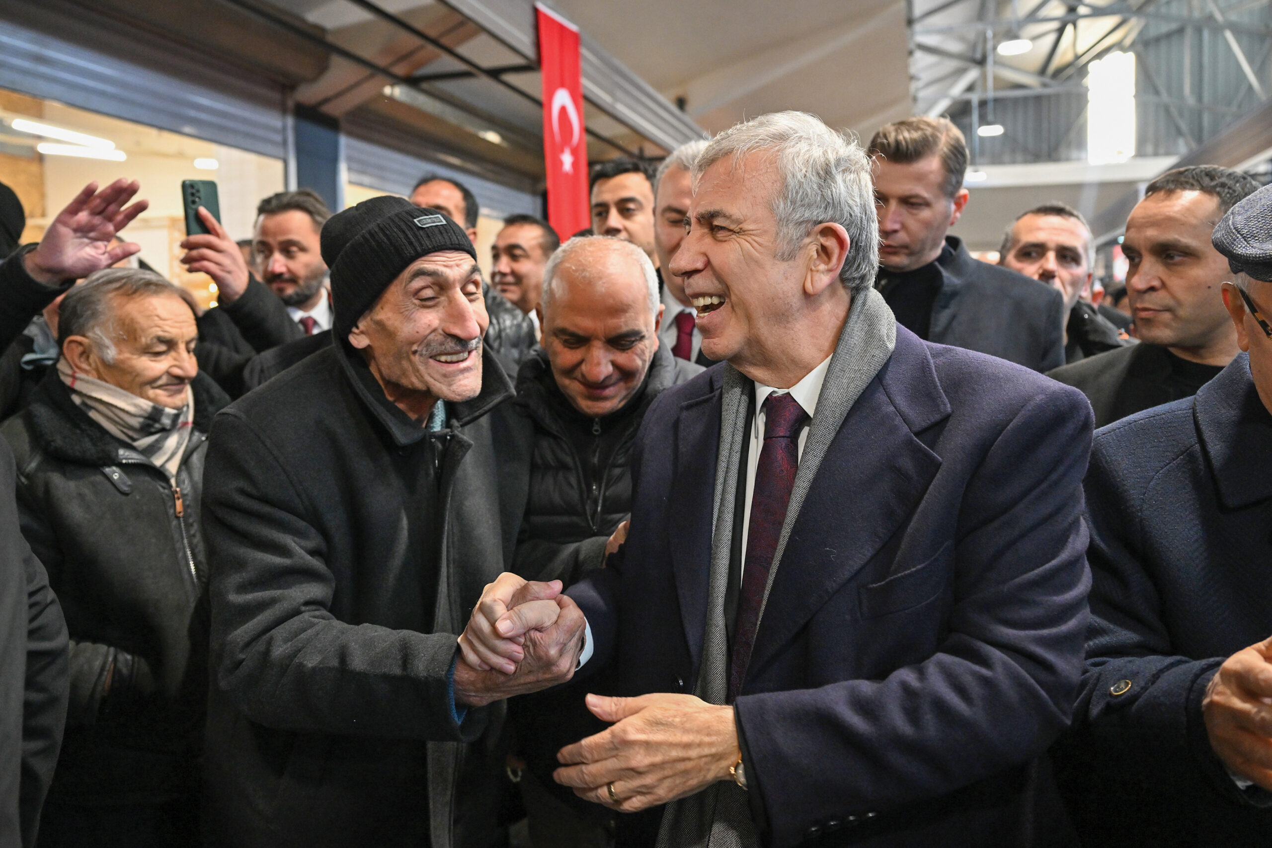 Ankara’nın Geleceğini Şekillendiren Adımlar: Mansur Yavaş ile Teknoloji, Eğitim ve Yeşil Alanlarda Atılan Önemli Adımlar”