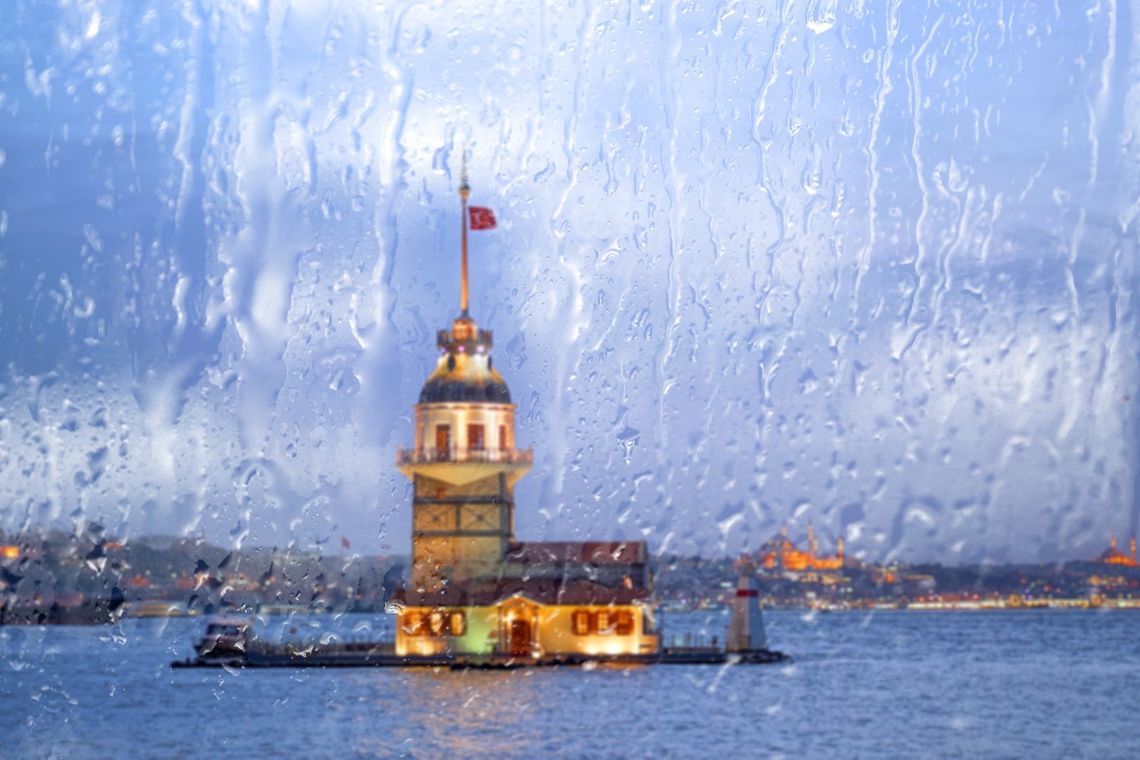 İSTANBUL'DA YENİ HAFTADA YAĞIŞLI HAVA ETKİLİ OLACAK