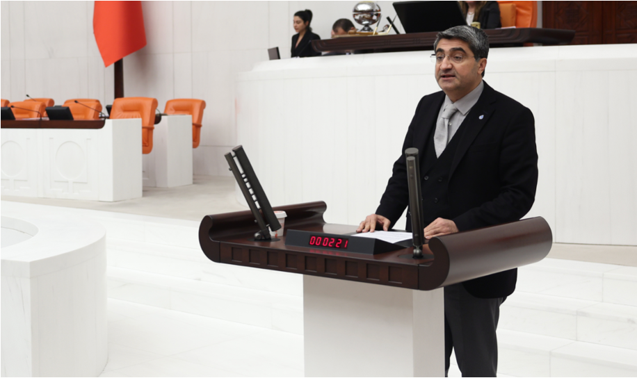 "DEVA Partisi'nden Deprem Bölgesindeki İhalelerle İlgili Kritik Sorular"