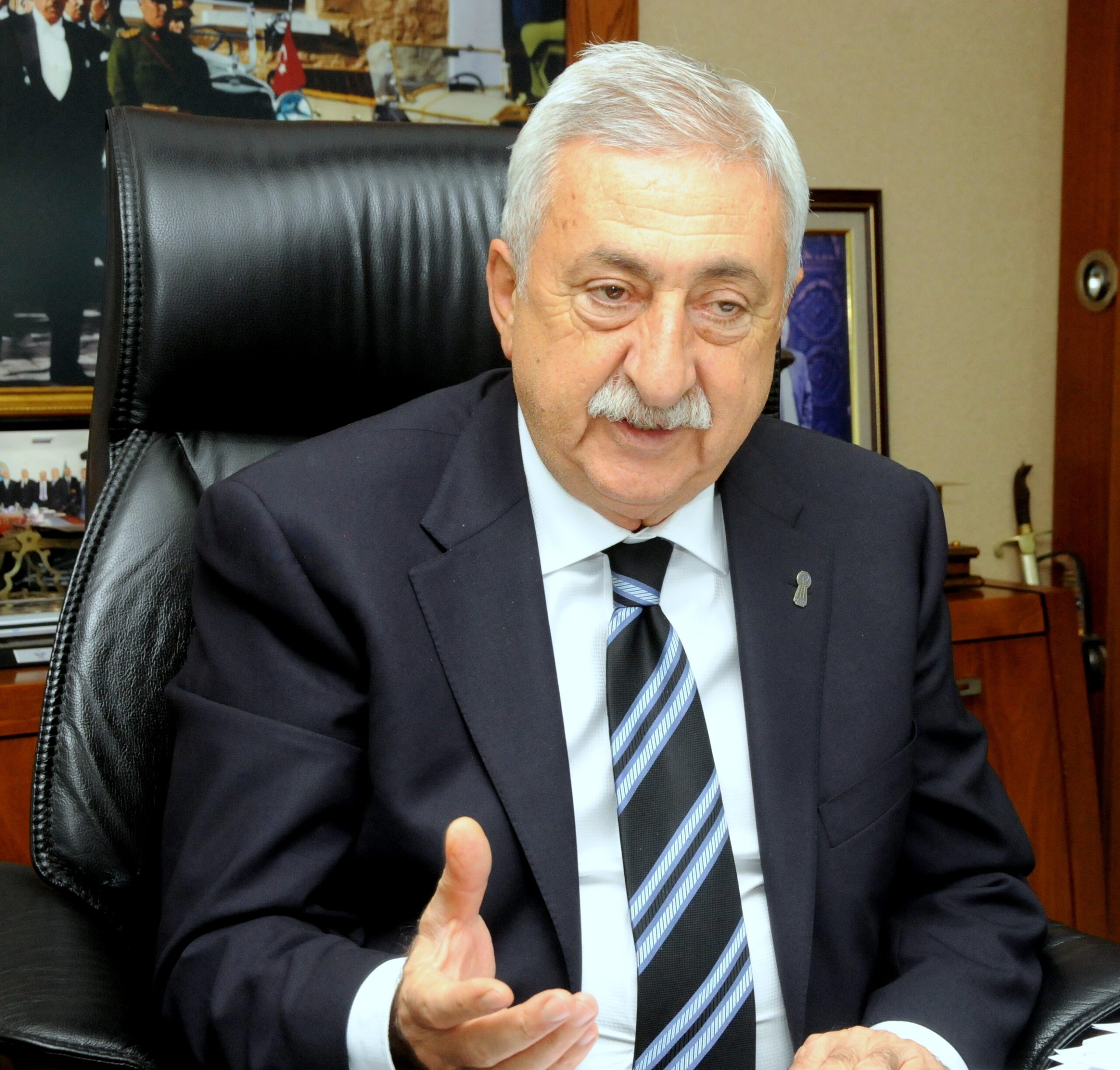 TESK Genel Başkanı Bendevi Palandöken: "Esnafın Sağlık Hizmetlerinden Yararlanabilmesi İçin Yeni Bir Yapılandırma Kanunu Gerekiyor"