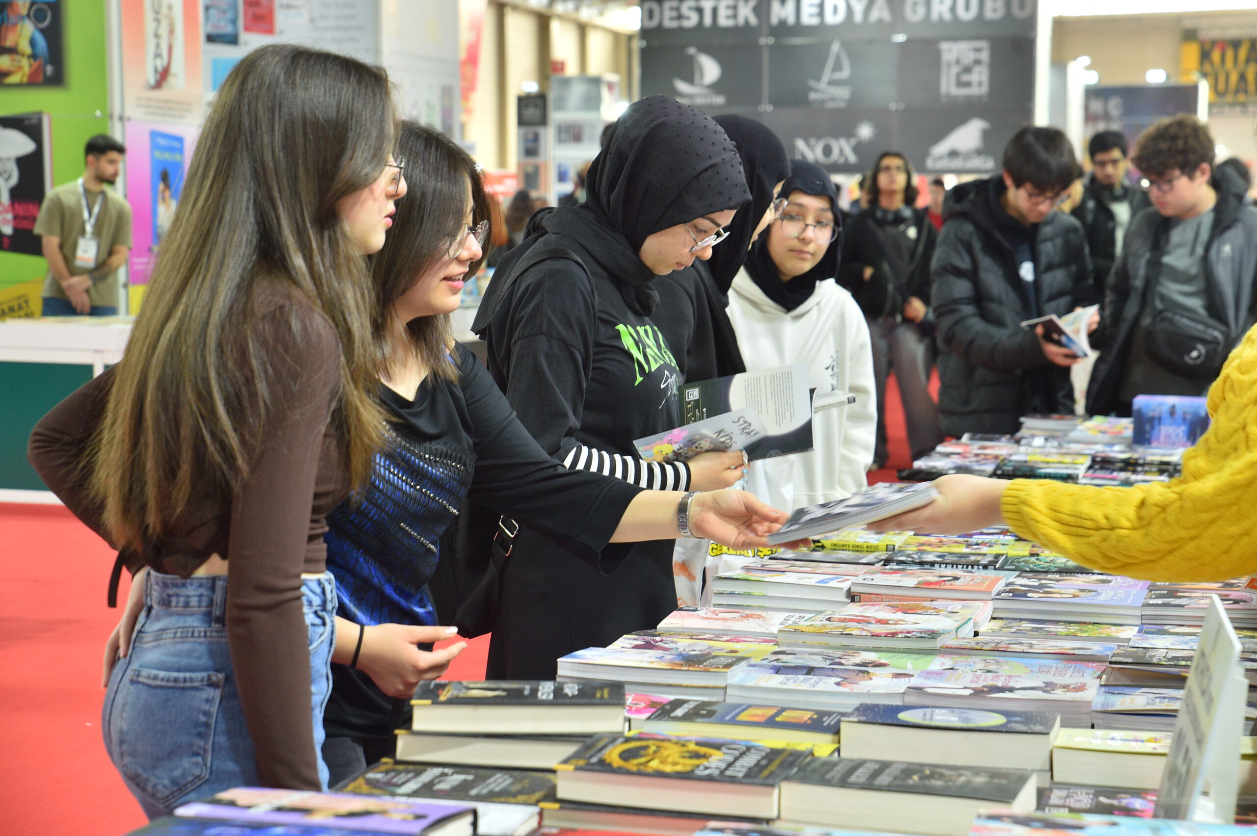Çukurova 17. Kitap Fuarı Büyük İlgiyle Kapılarını Açtı!
