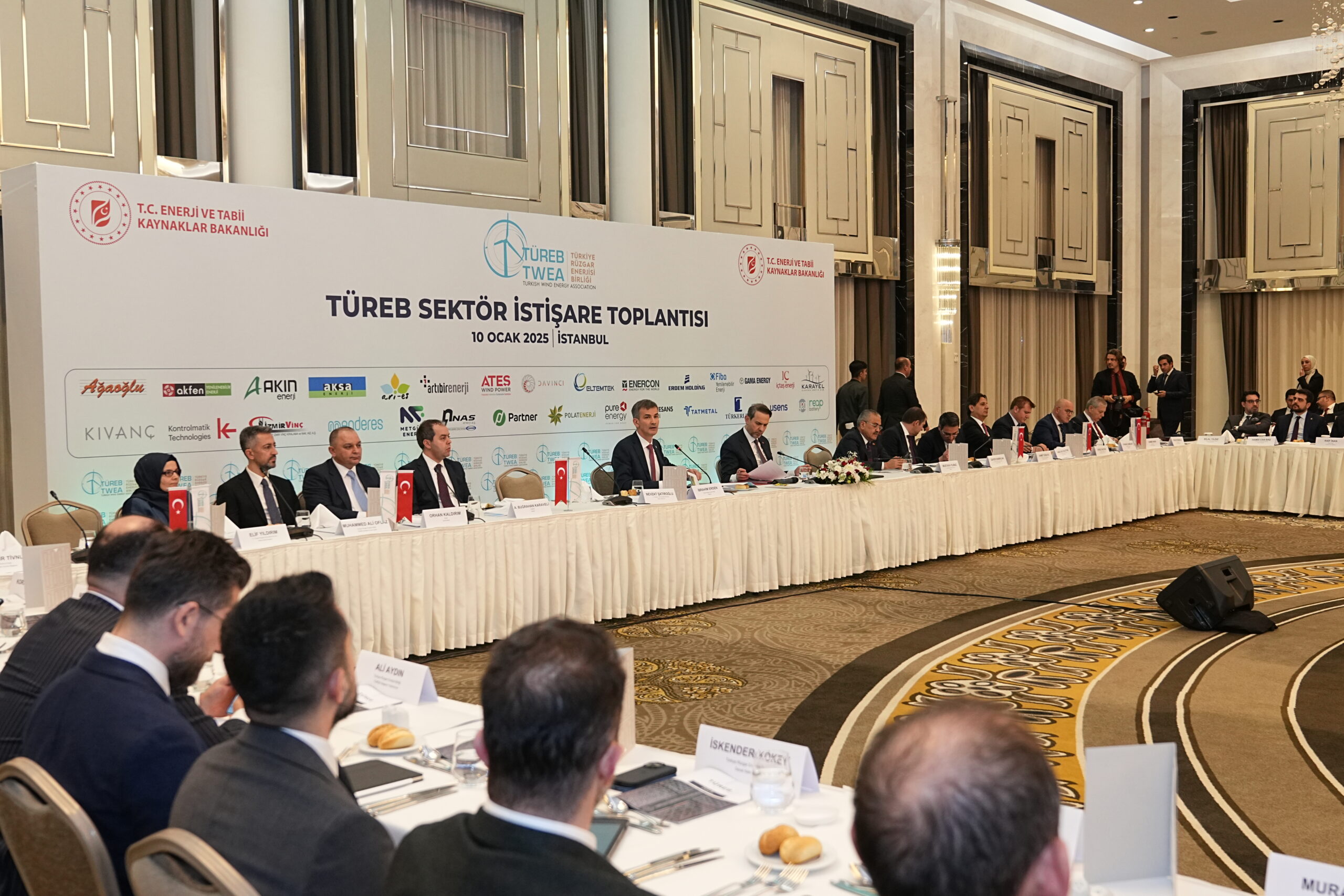TÜREB Rüzgar Sektörü İstişare Toplantısı, Enerji ve Tabii Kaynaklar Bakanı Alparslan Bayraktar’ın Katılımıyla Gerçekleşti