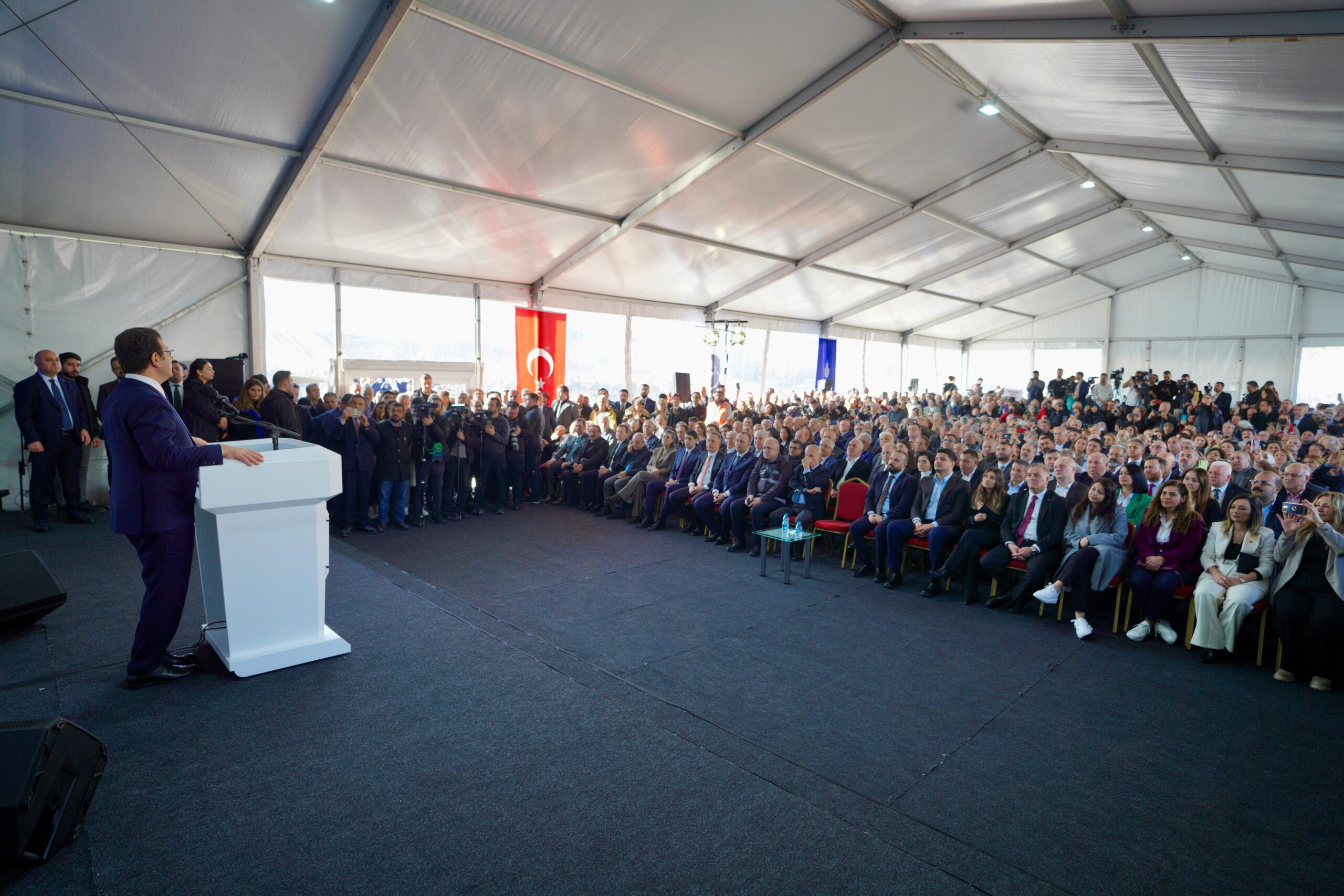 BAŞKAN İMAMOĞLU: “İSTANBUL'DA BAŞLAYAN KIVILCIM ÇOK BÜYÜYECEK VE BÜTÜN MİLLETİMİZİ AYDINLATACAK”