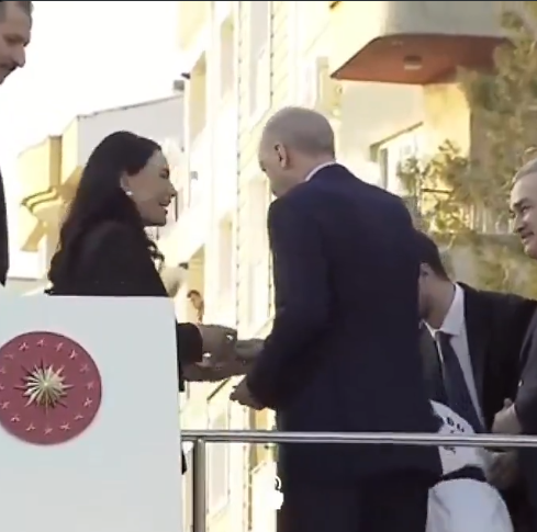 Aydın Milletvekili Seda Sarıbaş’ın Erdoğan ile Görüşmesindeki Tepkiler Sosyal Medyada Büyüdü
