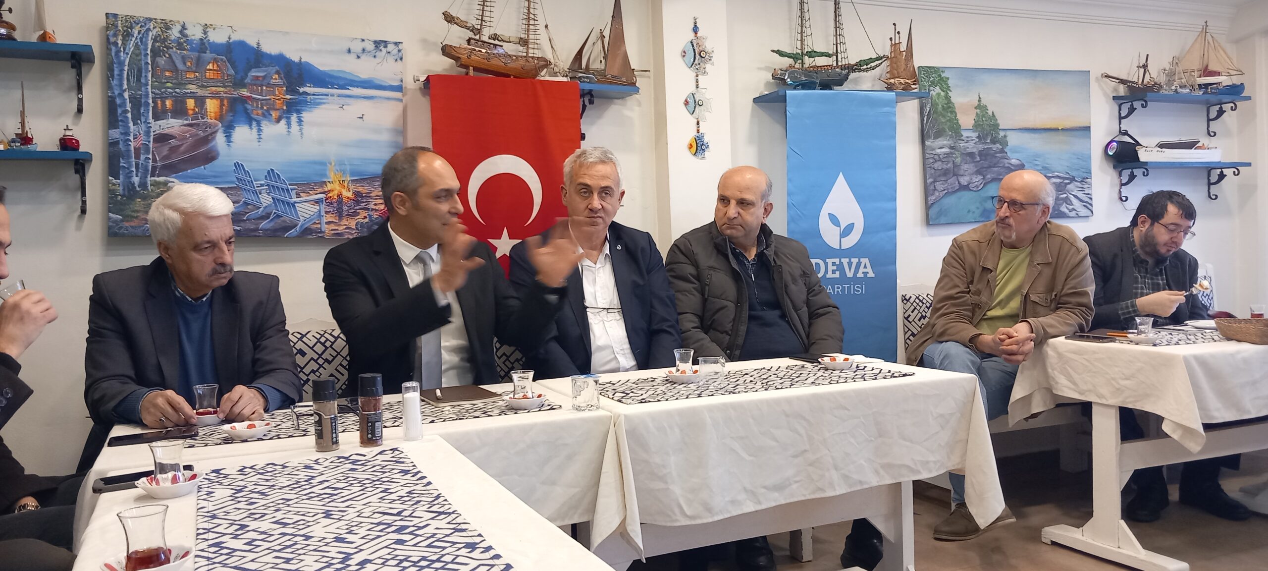 10 Ocak Çalışan Gazeteciler Günü’nde DEVA Partisi Çekmeköy'den Gazetecilere Özel Kahvaltı