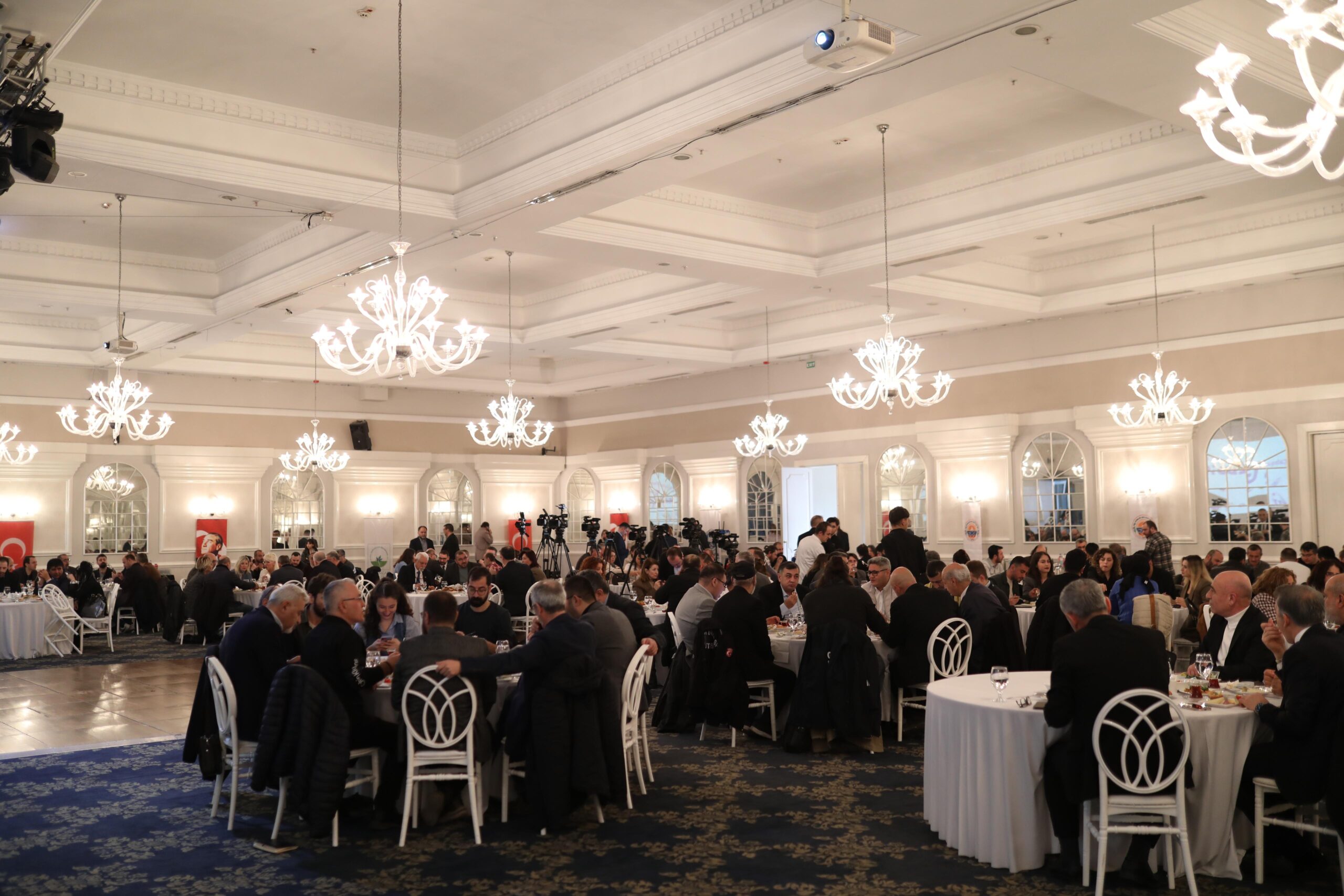 Bursa’da Gazeteciler ve Yerel Yöneticiler Bir Araya Geldi