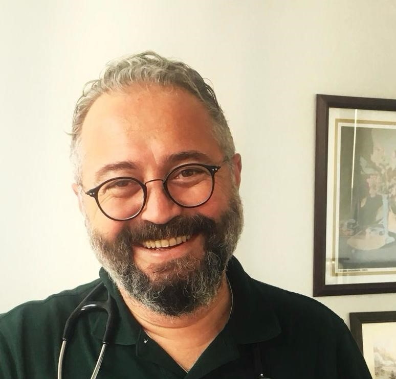 67 Yaşındaki Genetik Kalp Hastası Robotik Cerrahi ile Hayata Döndü