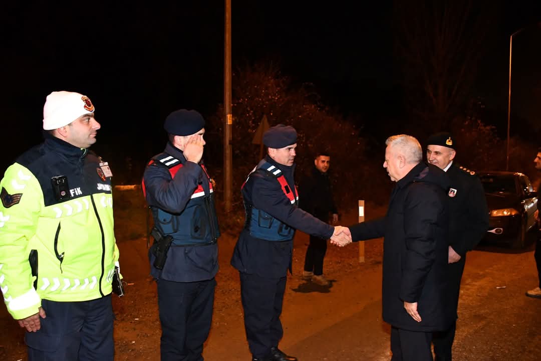 Çekmeköy Kaymakamı Resul Çelik’ten Yeni Yıl Mesaisi: Güvenlik Güçlerine Moral Ziyareti