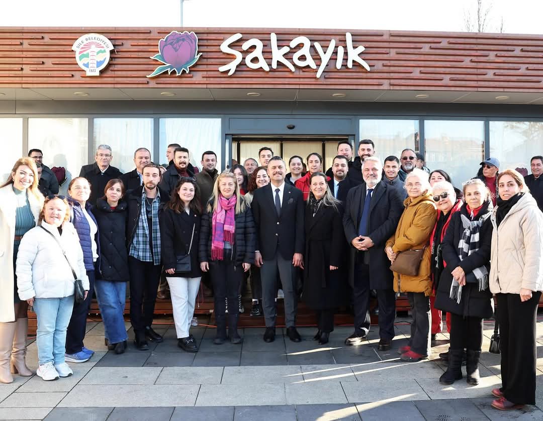 Şile'de Büyük Değişim: Atatürk Meydanı ve Şakayık Kafe Hizmete Girdi