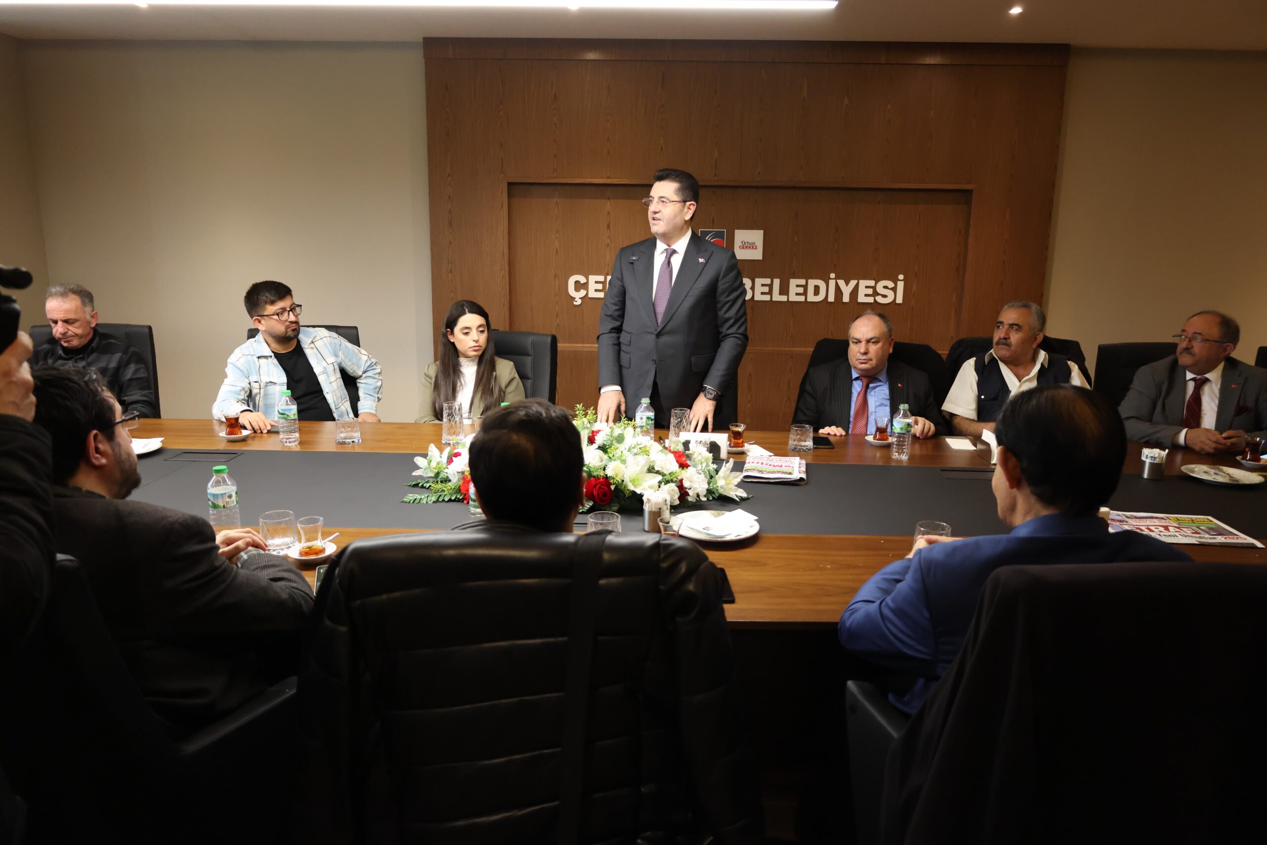 Başkan Orhan Çerkez’den Basın Mensupları İçin Keyifli Bir Buluşma: Orman İçinde Gazetecilere Yemek İkramı