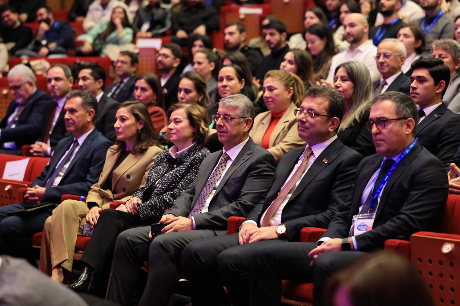 Ekrem İmamoğlu, Genç Yetenek Gelişim Programı’nın 5. Dönem Katılımcılarıyla Bir Araya Geldi